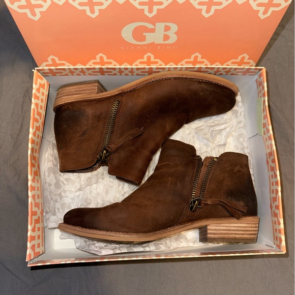 Gianni Bini Mini Boots - Picture 1 of 8
